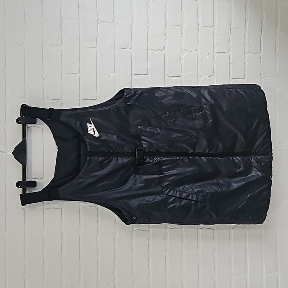 Nike reversible, bibbed, puffer vest